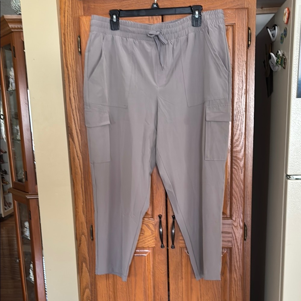 RBX Gray Capri Pants with Elastic Waistband and Tapered Legs